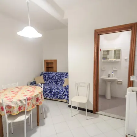 Appartamento Bilocale Nel Cuore Del Centro Storico Varazze